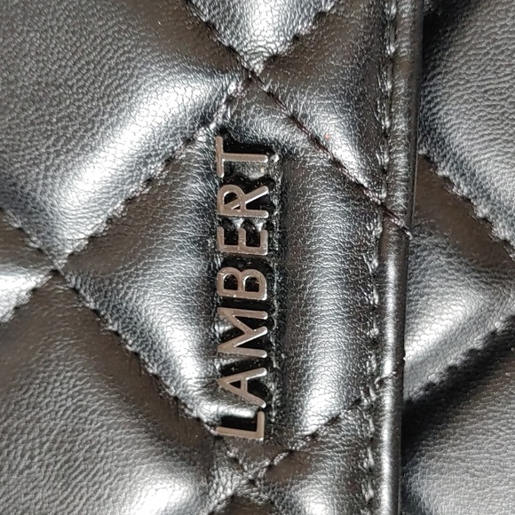 Elegant Black Quilted Shoulder Bag - Picture 8 of 10